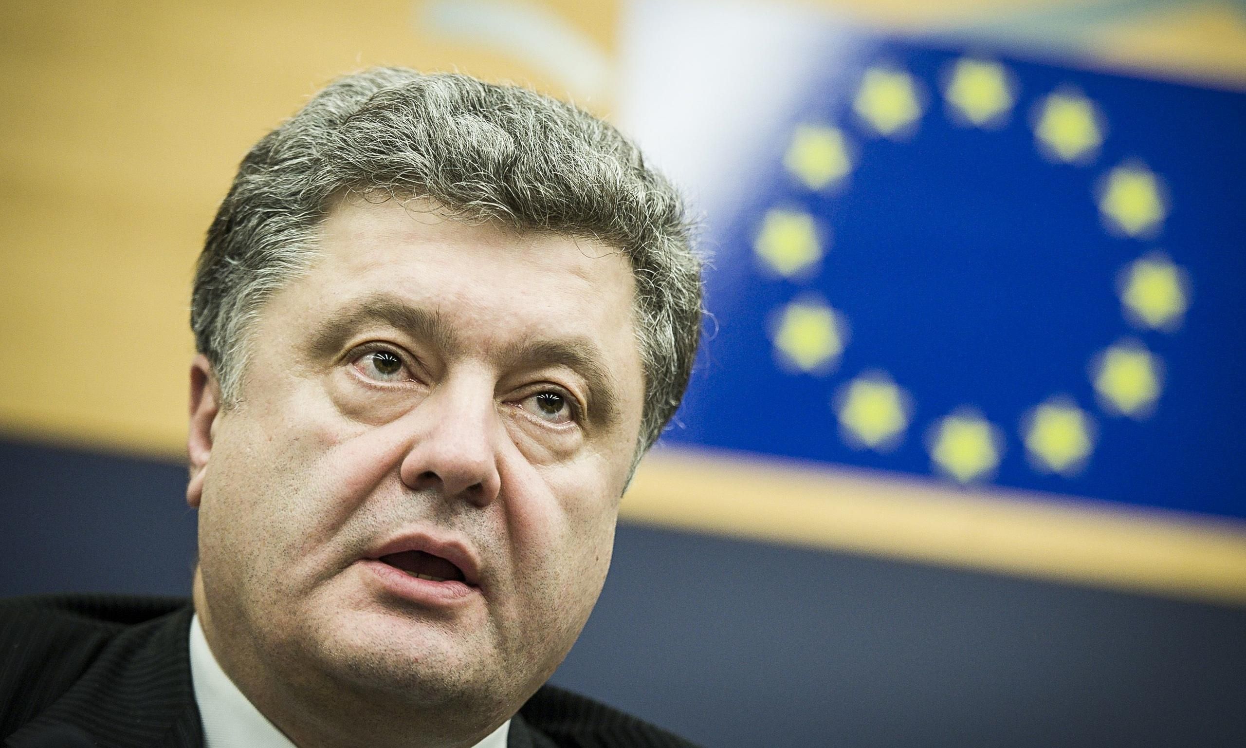 Порошенко обнадежил украинцев очередной датой отмены виз