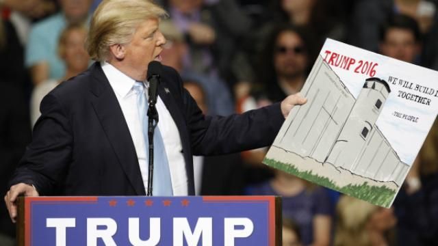 Стало известно, в какую заоблачную сумму обойдется "стена Трампа" Стало известно, в какую заоблачную сумму обойдется "стена Трампа"