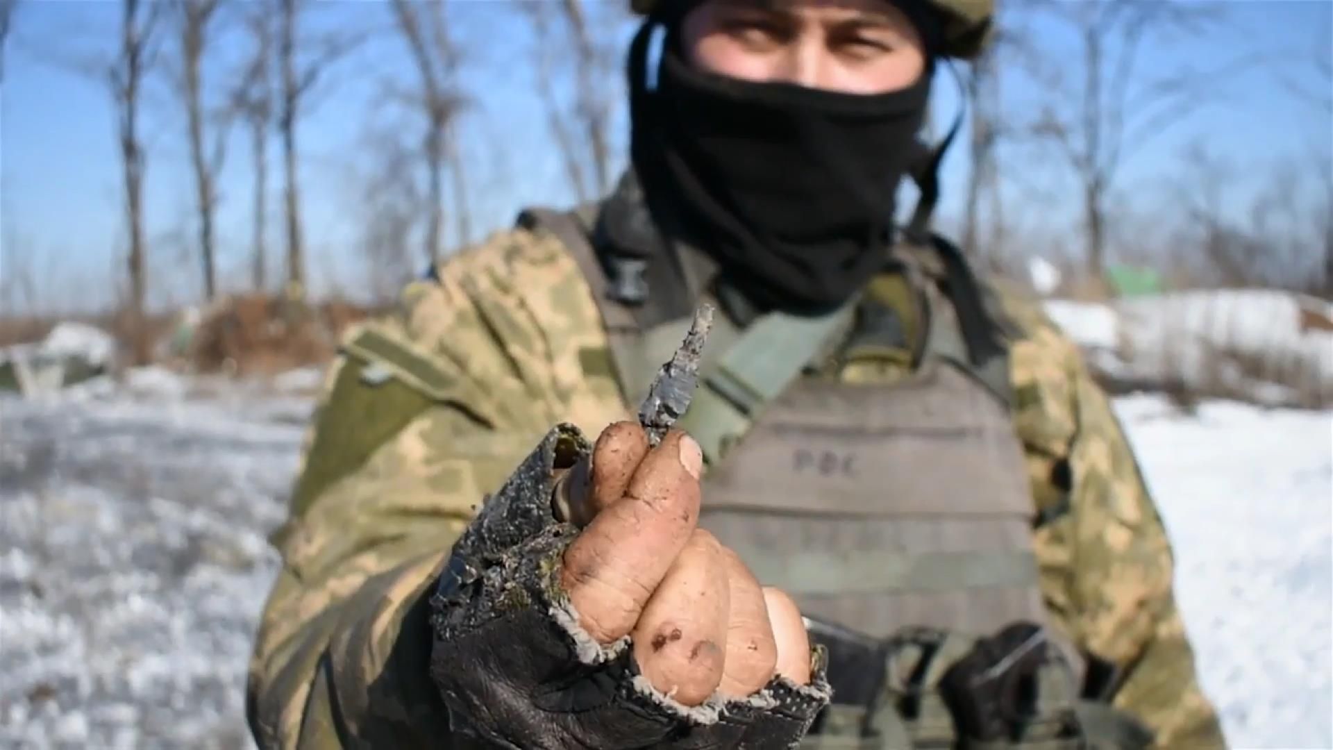 Коли ворог за кількасот метрів, – із життя бійців на передовій Коли ворог за кількасот метрів, – із життя бійців на передовій