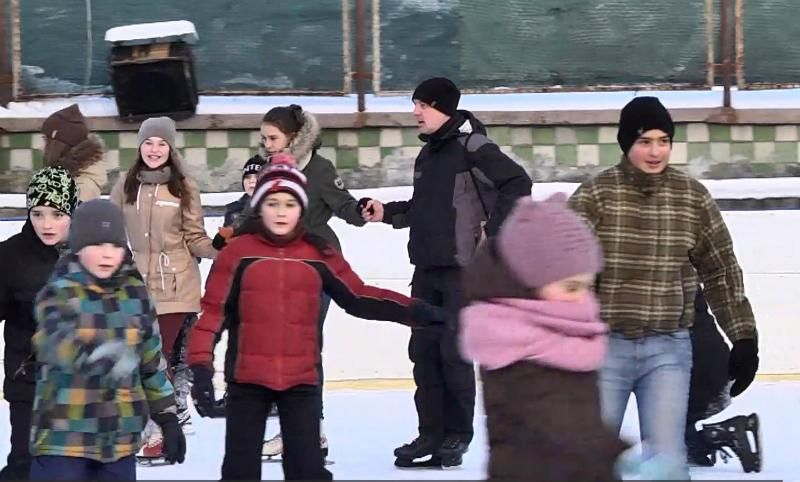 Як працює "Школа юного десантника" для дітей, чиї батьки воюють на Донбасі
