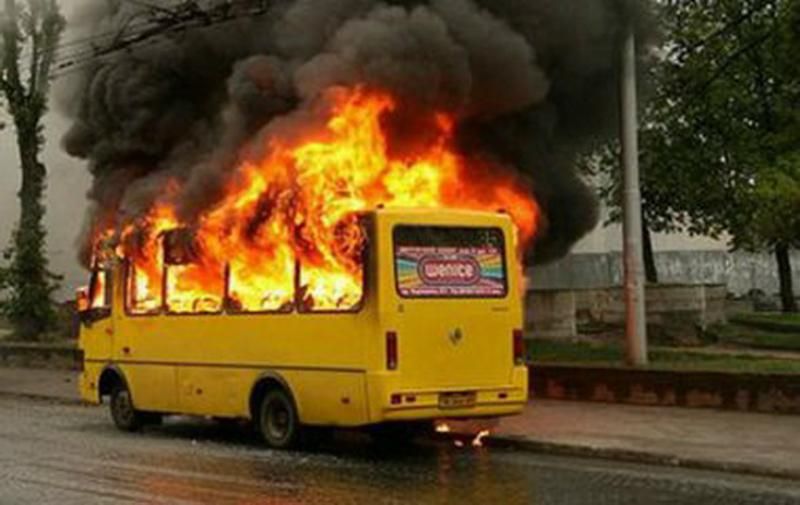 Чому черкащани оголосили бойкот маршруткам
Чому черкащани оголосили бойкот маршруткам