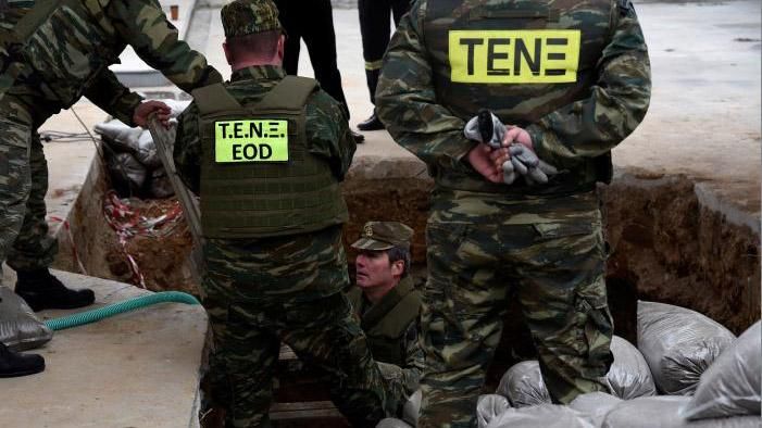 В Греції евакуюють 75 тисяч людей через бомбу В Греції евакуюють 75 тисяч людей через бомбу