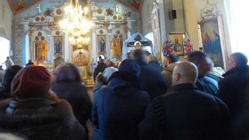 Бунт проти УПЦ МП: ще одна громада позбулась прокремлівського священика