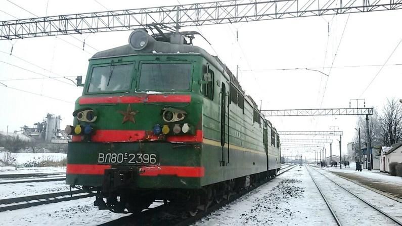 Поезд столкнулся с грузовиком в Кировоградской области