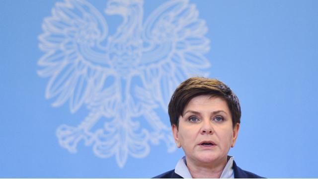 Так Польщею ще не керували: прем'єр після аварії роздає вказівки з лікарні Так Польщею ще не керували: прем'єр після аварії роздає вказівки з лікарні