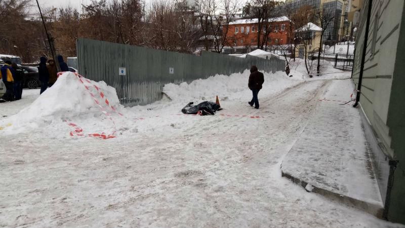 У Києві невідомі розстріляли чоловіка (18+)