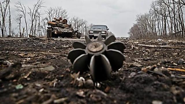 Мінські домовленості не діють: ворог обстрілює українські міста по всій лінії фронту
