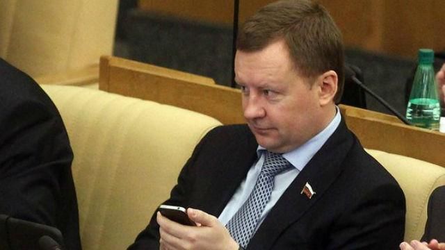 У Порошенка розповіли, як екс-депутат Держдуми отримав український паспорт