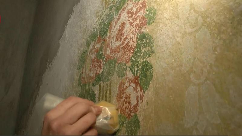 Во Львове нашли уникальную фреску, которую скрывала советская власть
