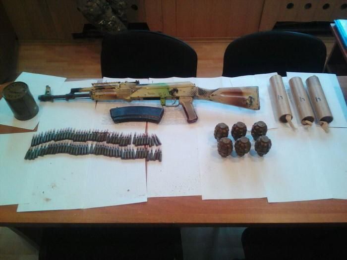 Бойовики "забули" в Широкиному арсенал зброї Бойовики "забули" в Широкиному арсенал зброї