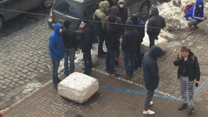 У поліції розповіли про нападників на В'ятровича 