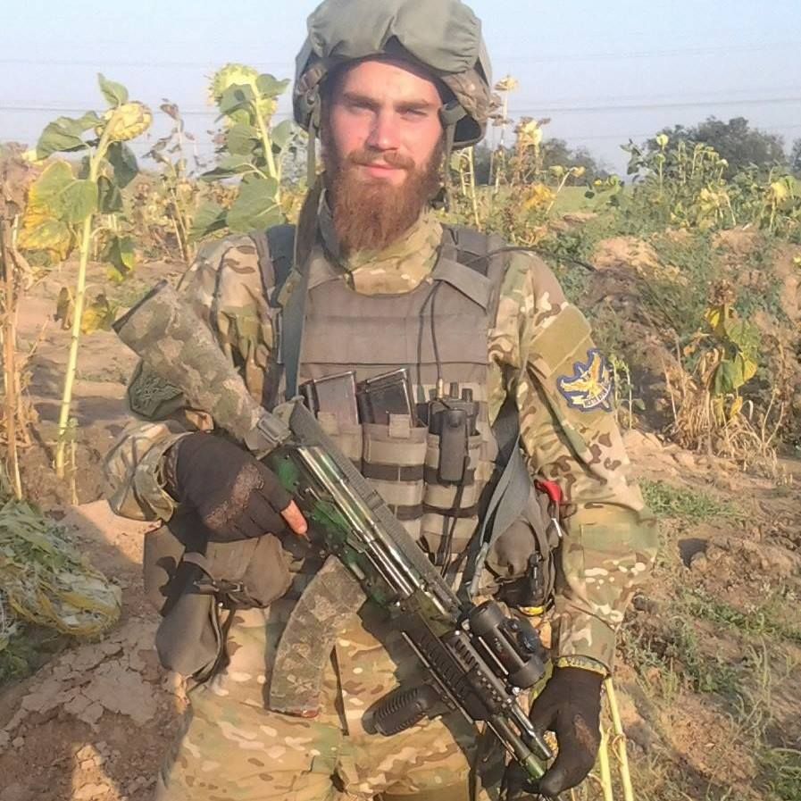 Балагур и сорвиголова, – военный рассказал щемящую историю о погибшем друге Балагур и сорвиголова, – военный рассказал щемящую историю о погибшем друге