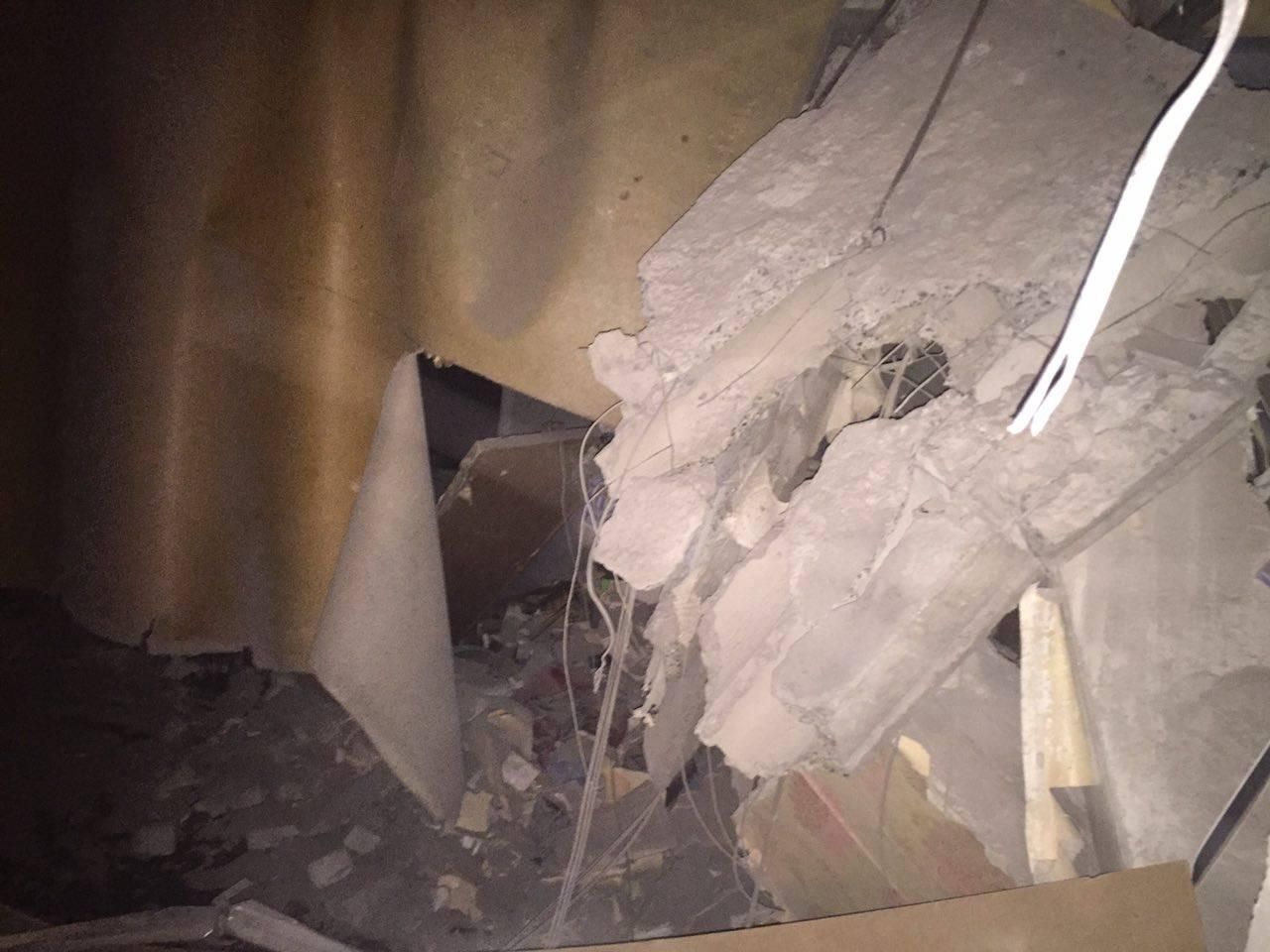 Опубликовали фото последствий вечернего обстрела Авдеевки Опубликовали фото последствий вечернего обстрела Авдеевки