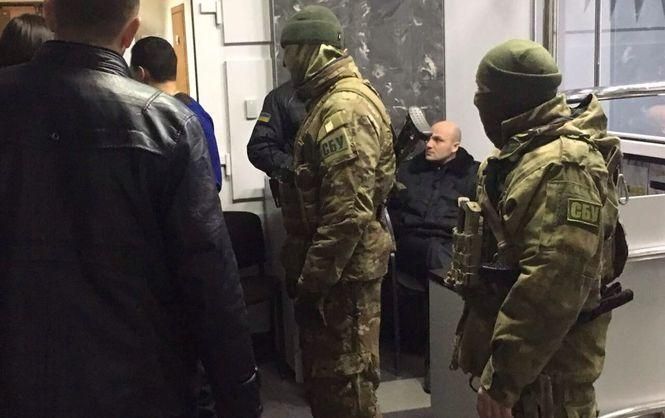 У депутата "Радикальной партии" подразделение "Альфа" проводит обыски У депутата "Радикальной партии" подразделение "Альфа" проводит обыски