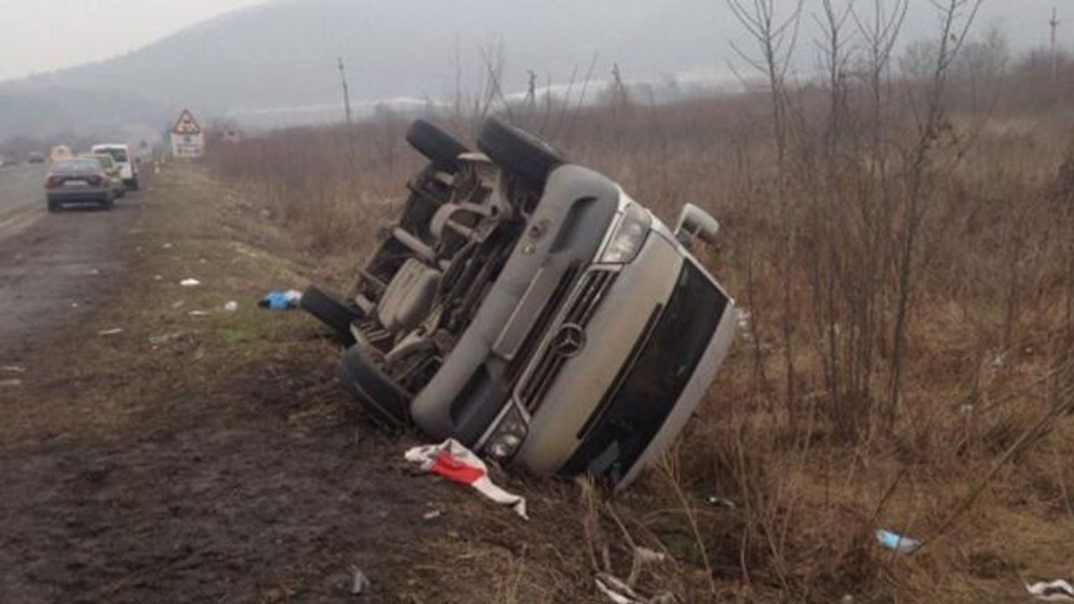 Аварія автобуса з пасажирами на Закарпатті: є жертви Аварія автобуса з пасажирами на Закарпатті: є жертви