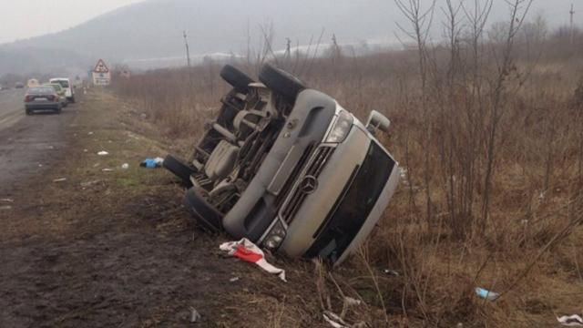 Авария автобуса с пассажирами на Закарпатье: есть жертвы