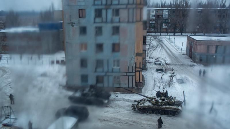 Снаряд боевиков попал в многоквартирный дом: много раненых, – Порошенко Снаряд боевиков попал в многоквартирный дом: много раненых, – Порошенко