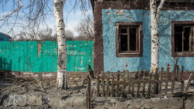 Вследствие обстрелов Авдеевки поврежден еще один дом и школьная котельная Вследствие обстрелов Авдеевки поврежден еще один дом и школьная котельная