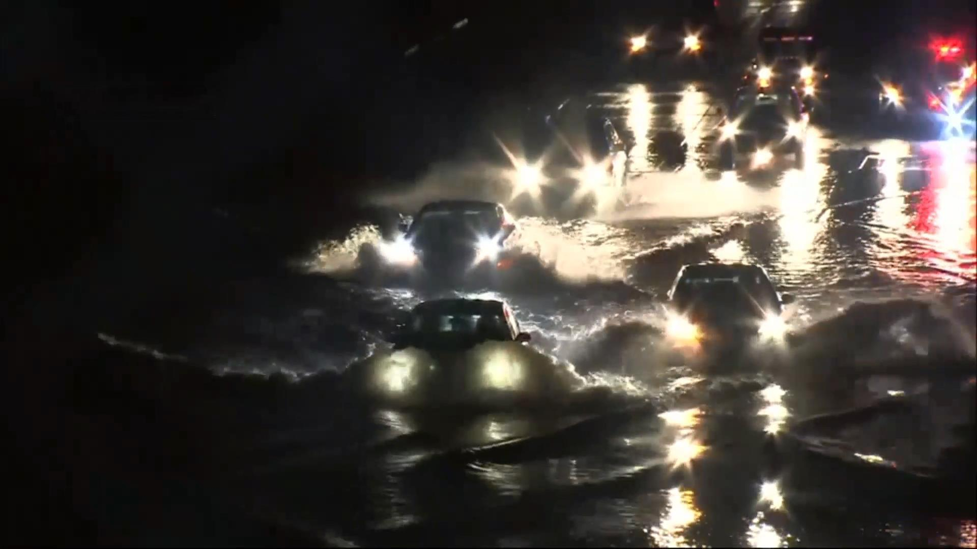 Калифорния накрыл самый мощный за 20 лет шторм: есть жертвы