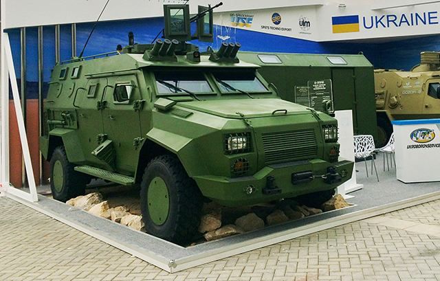 "Укроборонпром" похвастается беспилотным БТРом на выставке в ОАЭ "Укроборонпром" похвастается беспилотным БТРом на выставке в ОАЭ
