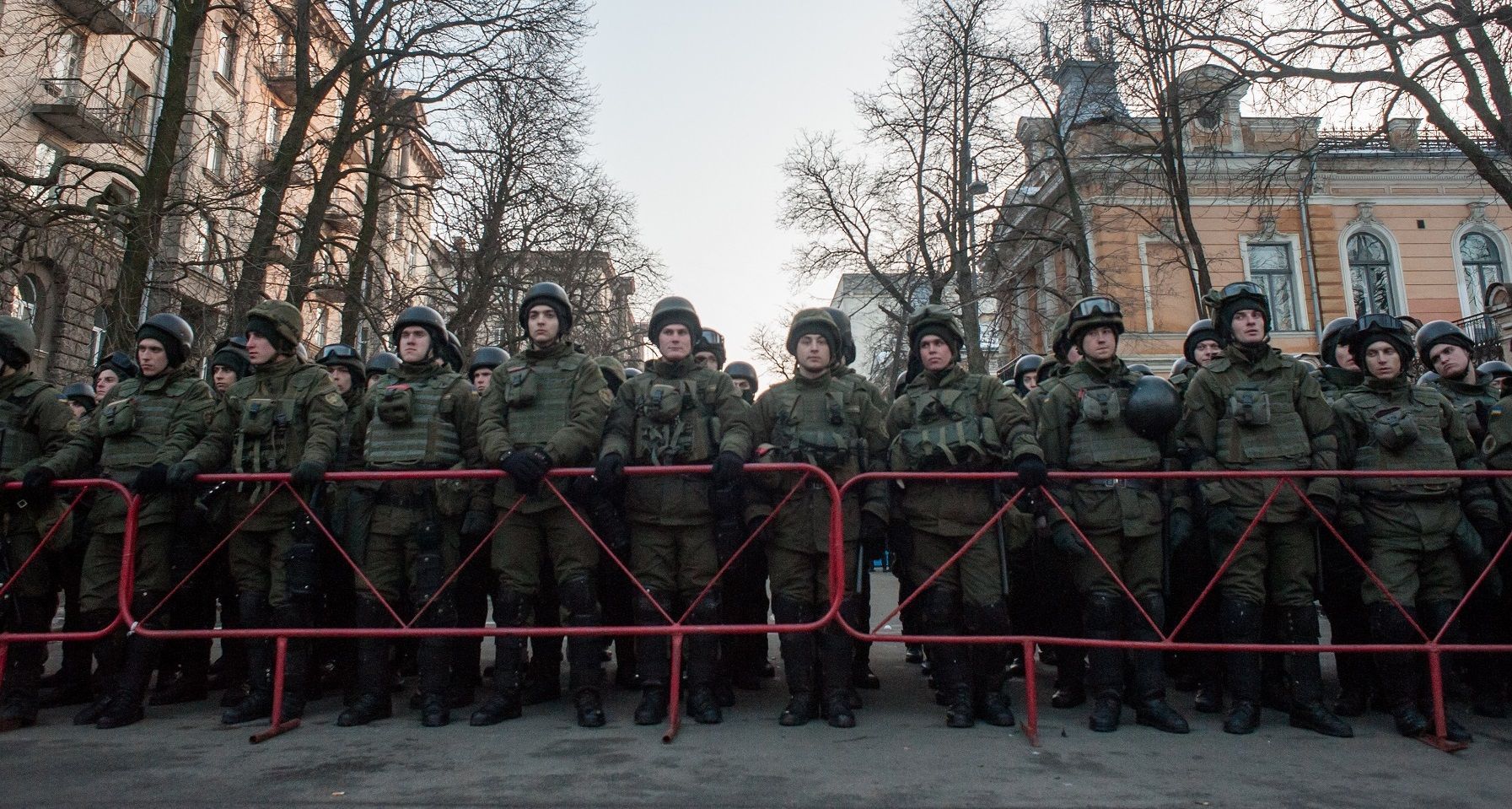 Блокирование Банковой: нардепов не пропускает полиция