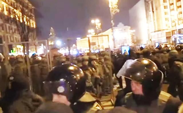У зіткненнях у Києві постраждали люди, проте сутички стихли