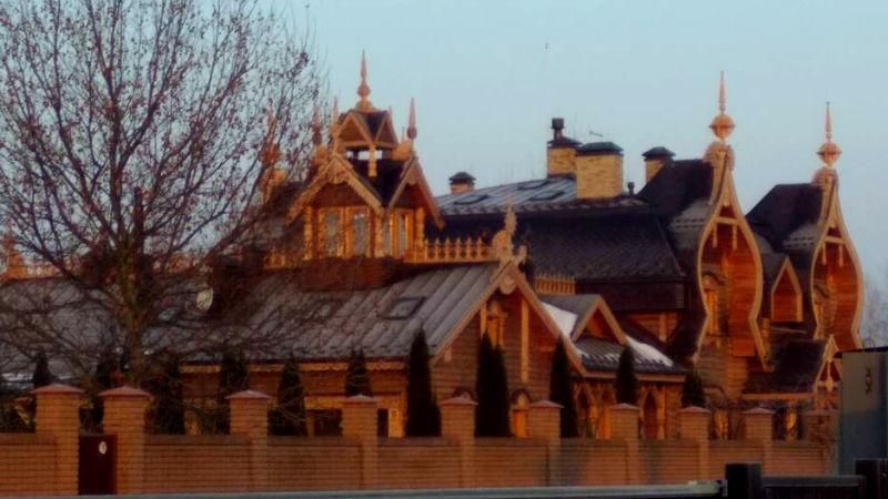 Сказочные хоромы. Лидер оппозиционного блока построил "русский мир" под Киевом Сказочные хоромы. Лидер оппозиционного блока построил "русский мир" под Киевом