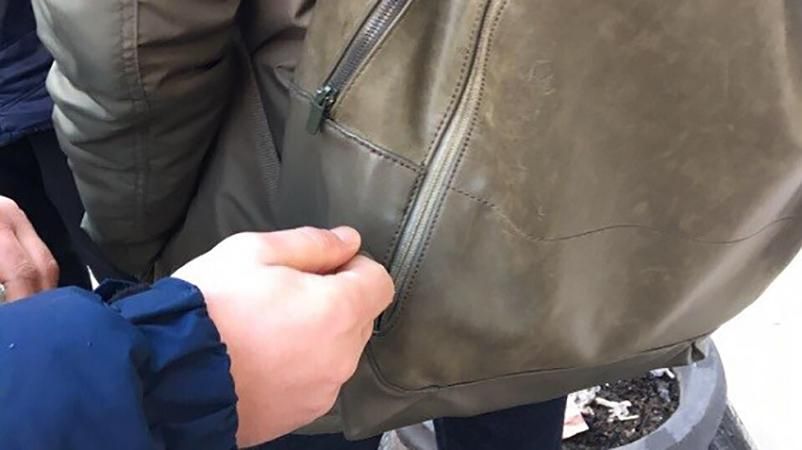 Поліція вилучила небезпечну зброю в центрі Києві Поліція вилучила небезпечну зброю в центрі Києві