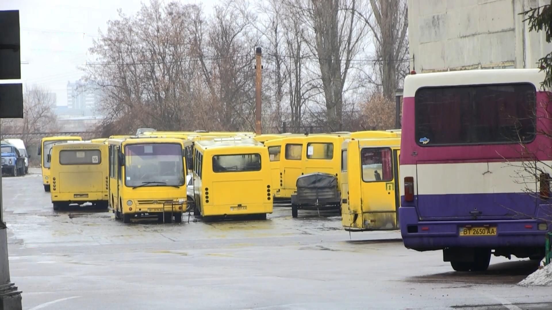 Як Херсон неочікувано "накрив" транспортний колапс Як Херсон неочікувано "накрив" транспортний колапс