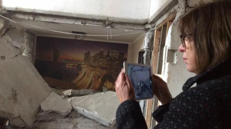 Розтрощені квартири і будинки без вікон: євродепутат показала, якою побачила Авдіївку