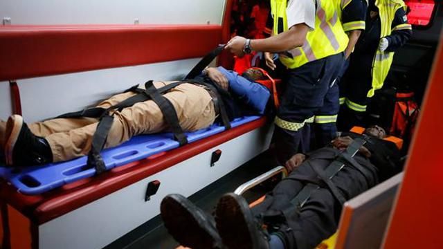 Столкновение поездов в ЮАР: сотня человек травмированы Столкновение поездов в ЮАР: сотня человек травмированы