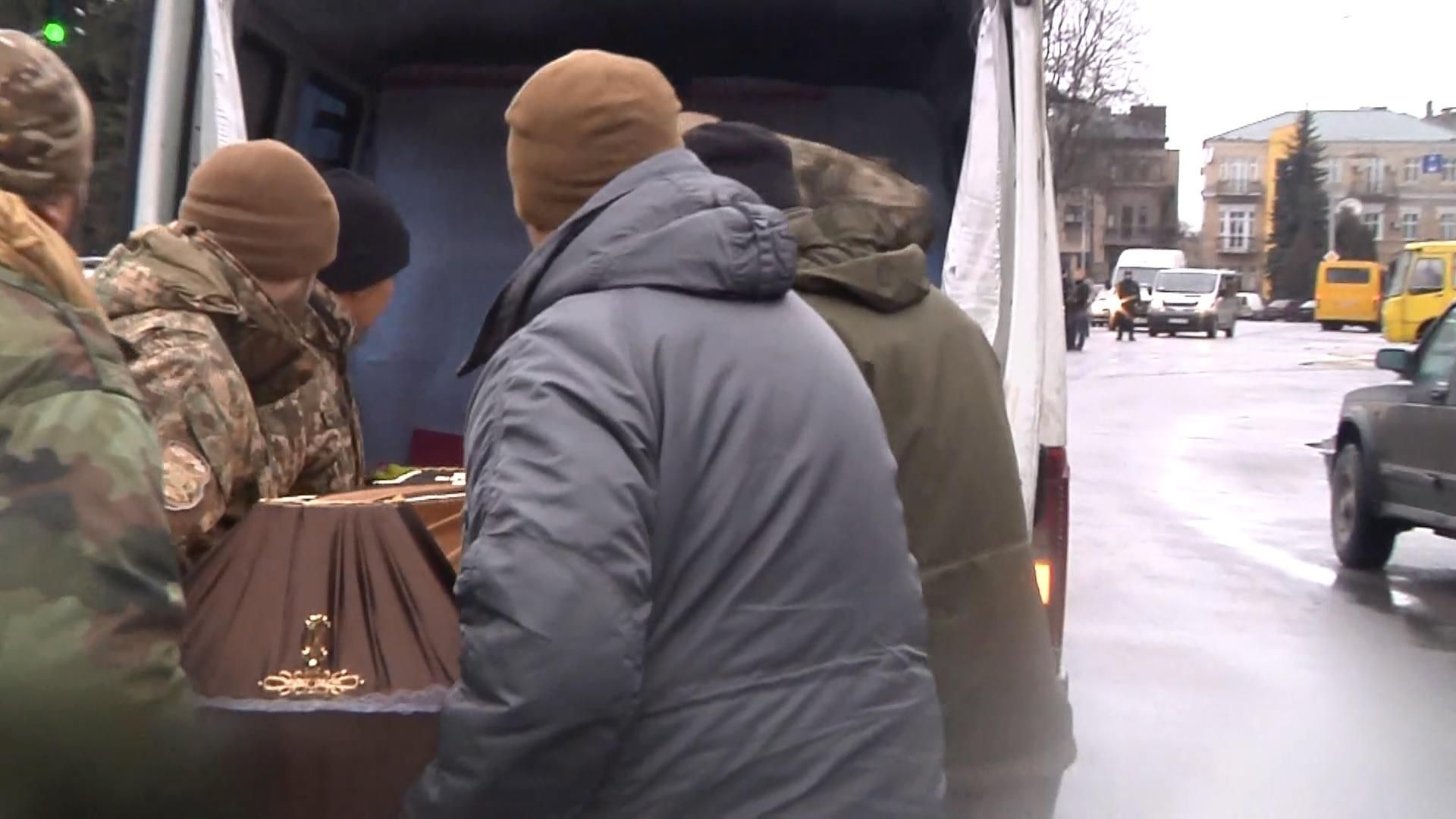 На Волынь привезли тело бойца, погибшего под Авдеевкой