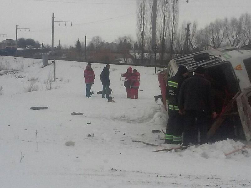 В Винницкой области столкнулся поезд и автобус: опубликовали фото