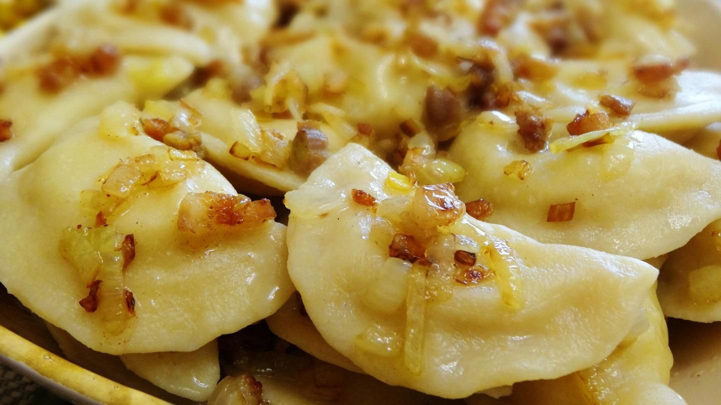 Прикарпатские хозяйки отправили на Восток "вкусную помощь" Прикарпатские хозяйки отправили на Восток "вкусную помощь"