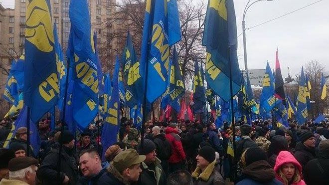 Сотні націоналістів заполонили центр Києва: поліція посилила охорону Ради