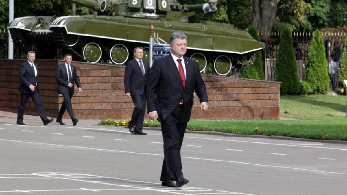 Президент озвучив, яка чимала сума піде на розробку і купівлю нового озброєння Президент озвучив, яка чимала сума піде на розробку і купівлю нового озброєння