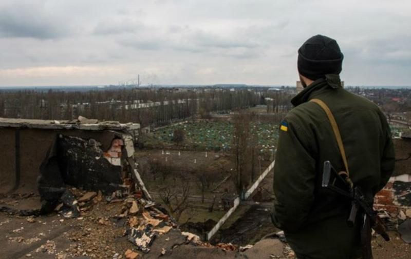 Власть Авдеевки попросила прекратить посылать в город гуманитарную помощь Власть Авдеевки попросила прекратить посылать в город гуманитарную помощь