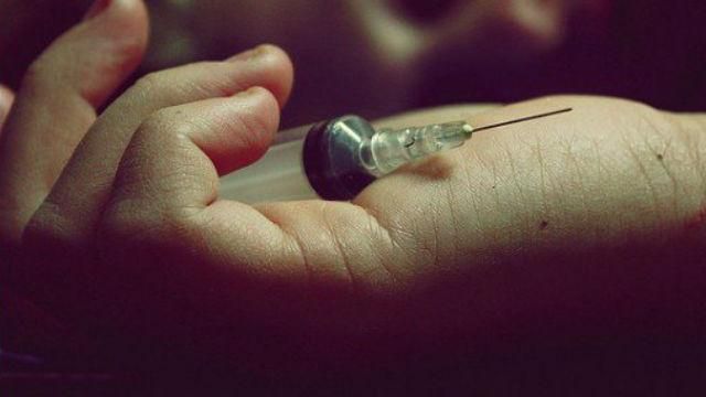 Один з командирів бойовиків помер від передозування наркотиками Один з командирів бойовиків помер від передозування наркотиками