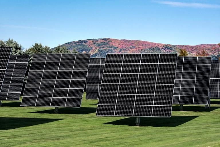 Защитить возобновляемую энергетику сможет только закон, — экономист Защитить возобновляемую энергетику сможет только закон, — экономист