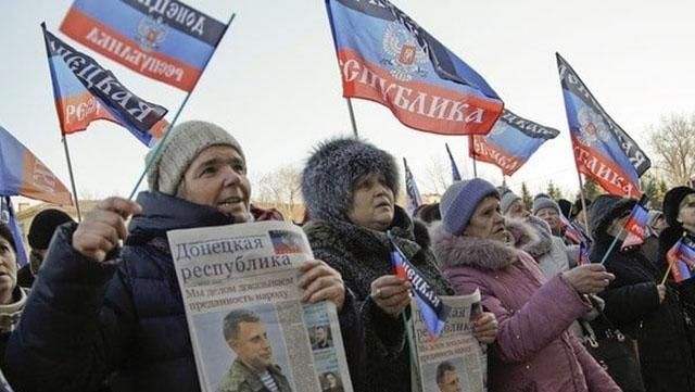 Про кого з українських політиків не пишуть поганого бойовики: дослідження