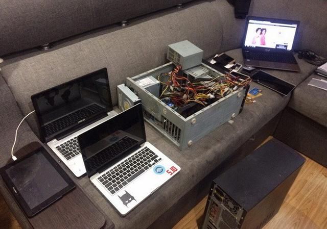 Банковских хакеров из России задержала СБУ Банковских хакеров из России задержала СБУ