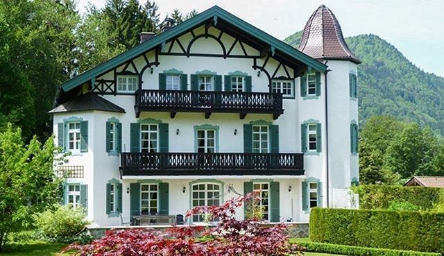 Екс-глава СРСР продає свою розкішну віллу в Німеччині Екс-глава СРСР продає свою розкішну віллу в Німеччині