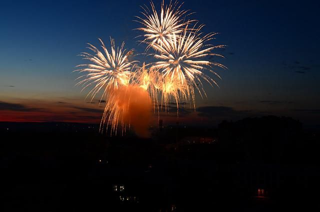 В Донецке осуществили артобстрелы, а затем запустили фейерверк, – журналист В Донецке осуществили артобстрелы, а затем запустили фейерверк, – журналист