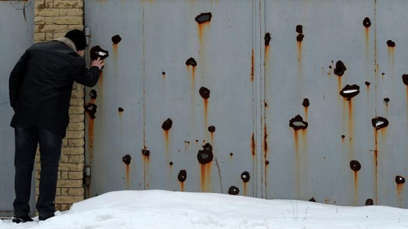 В сети опубликовали жуткое видео последствий обстрелов боевиков В сети опубликовали жуткое видео последствий обстрелов боевиков