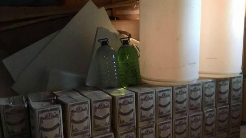 У Києві знайшли велику партію російського "бояришніка" У Києві знайшли велику партію російського "бояришніка"