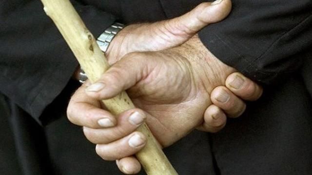 Викладач жорстоко відлупцював учня на Тернопільщині: відео Викладач жорстоко відлупцював учня на Тернопільщині: відео