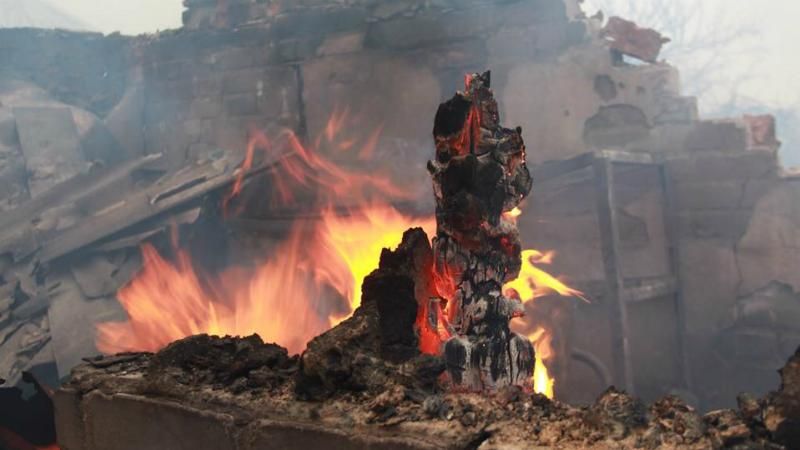 Авдеевка в огне: Геращенко показала ужасающие фото после ночных обстрелов