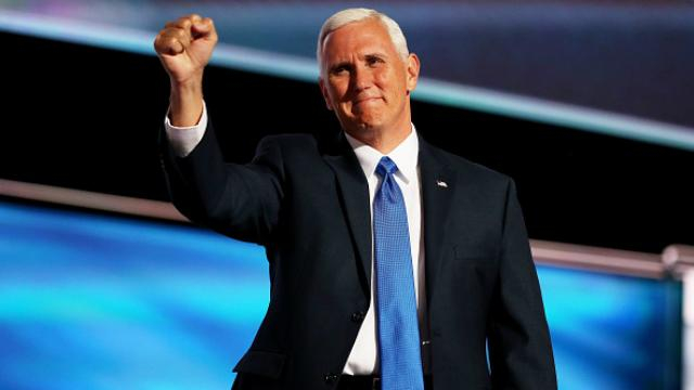 Вице-президент Трампа оконфузился из-за флагов в Twitter