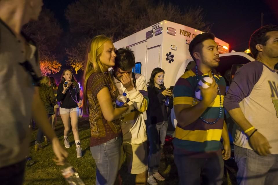 Пикап протаранил толпу во время известного парада: есть пострадавшие Пикап протаранил толпу во время известного парада: есть пострадавшие