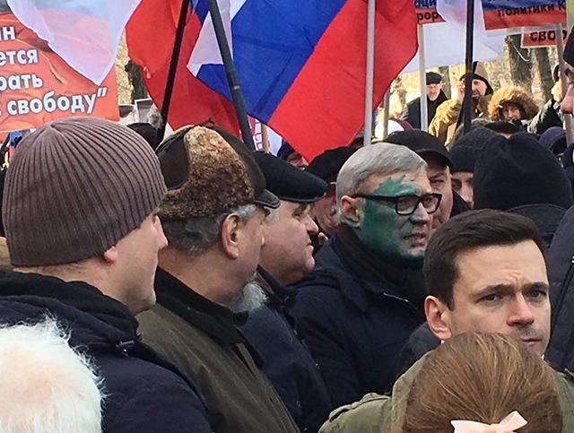 Зеленкою облили екс-прем'єра Росії Зеленкою облили екс-прем'єра Росії